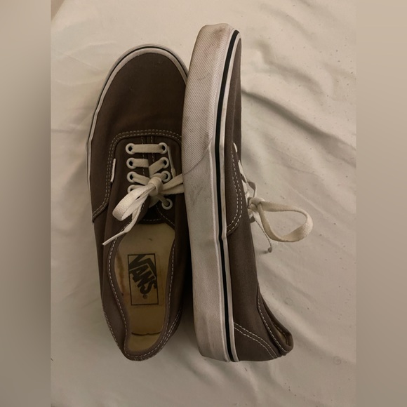 Vans - Picture 3 of 3